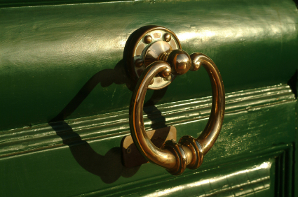 door-knocker-green